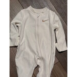 Nike Baby One Piece Footed Pajamas Sleepers Cream All Over Swoosh Logo 6M
